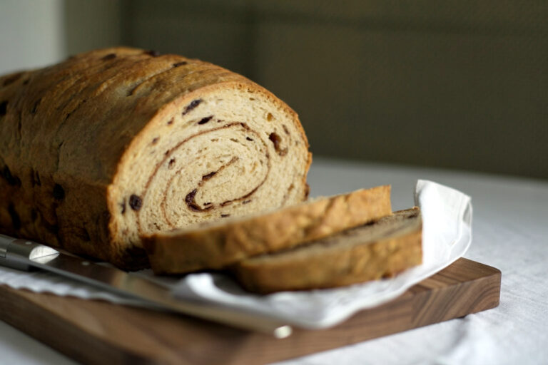 Cinnamon Raisin Swirl Bread