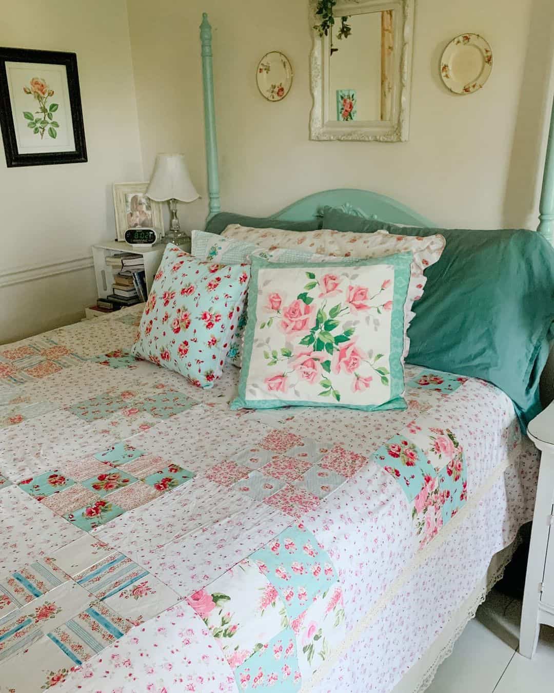 Patchwork Quilt With Rose and Floral Prints Adds Sweetness
