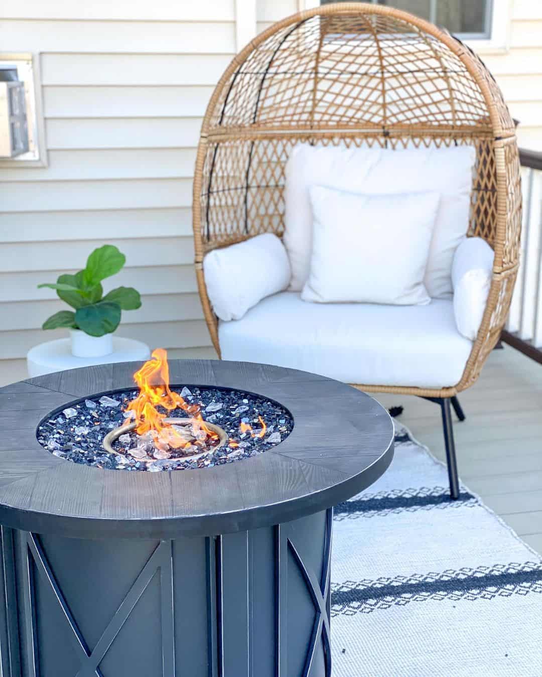Woven Egg Chair Creates a Cozy Nook