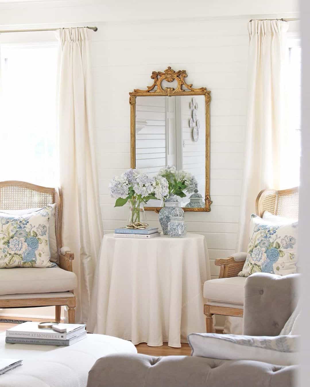 Blue and White Ginger Jars Anchor a Vignette