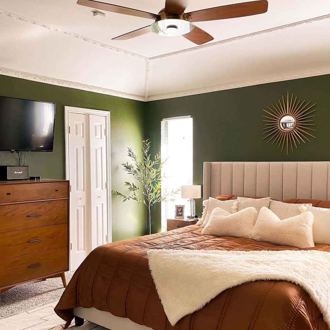 Sunburst Mirror Reflects Light and Adds Glamour