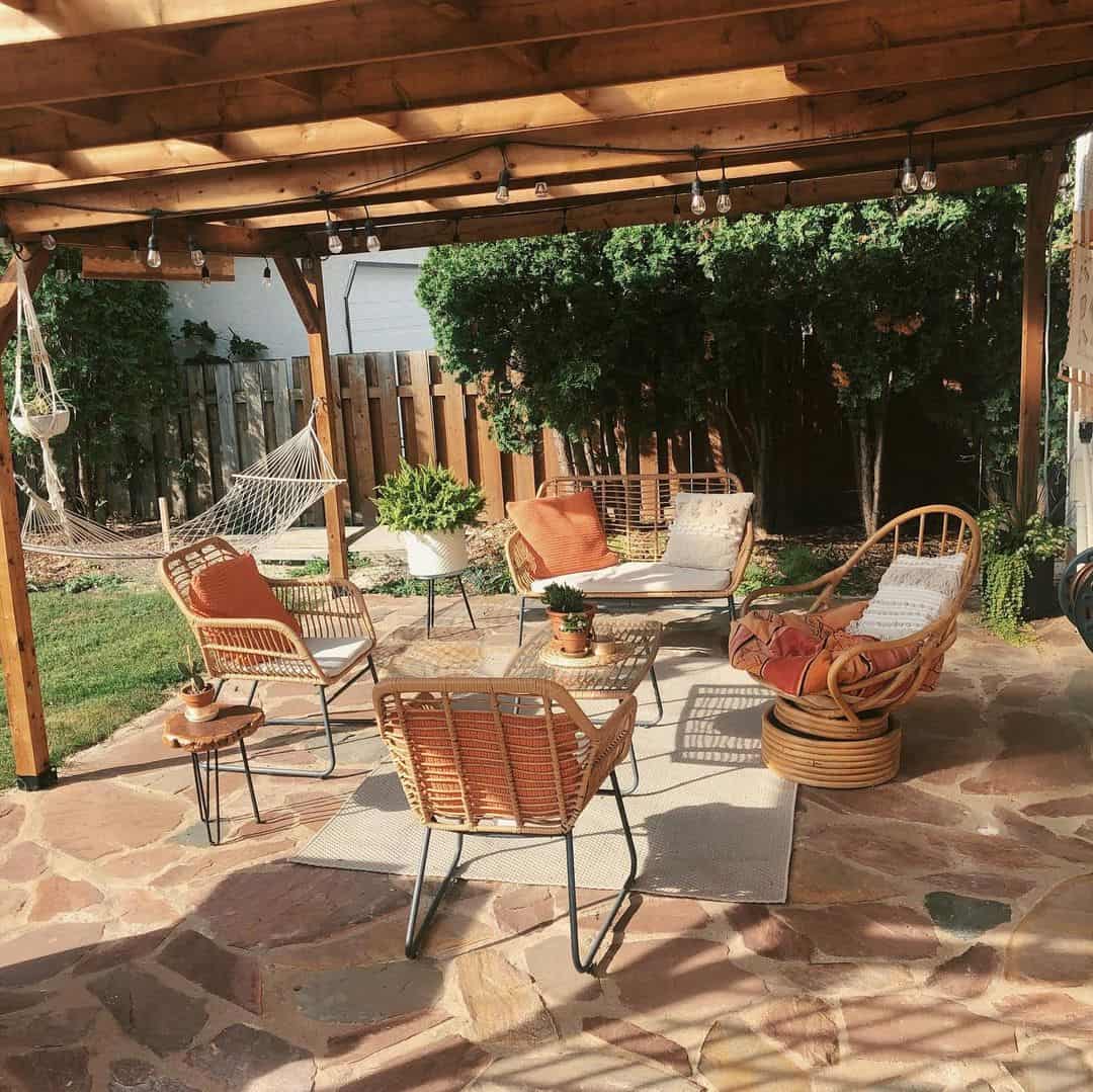 Rattan Swivel Chair Adds Boho Flair to Patio Seating