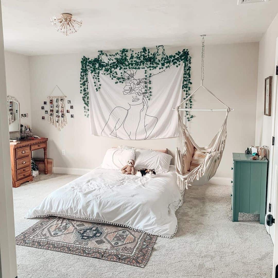 Line Art Tapestry Creates a Dreamy Boho Focal Point