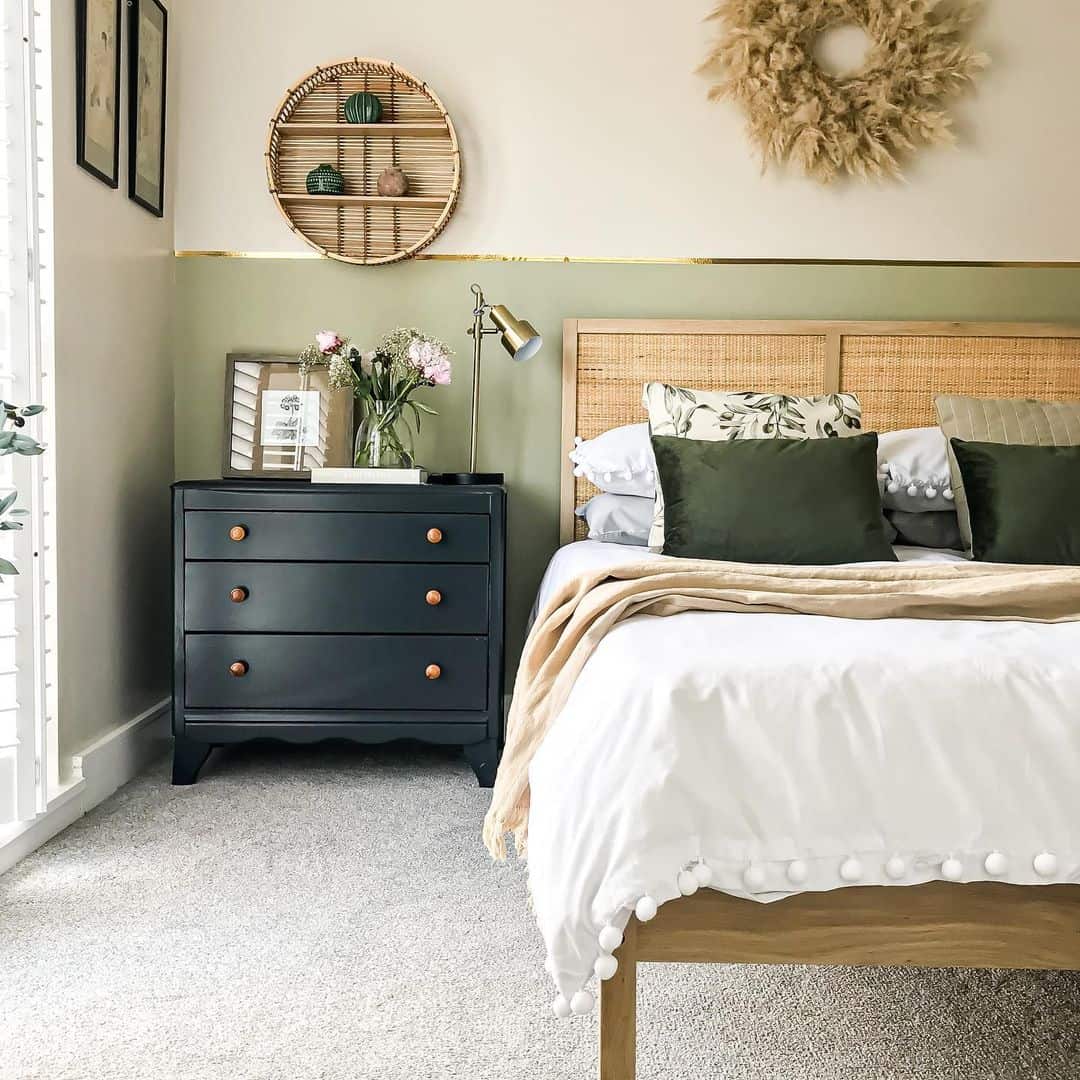 Two-Tone Walls With Metallic Stripe Add Subtle Dimension