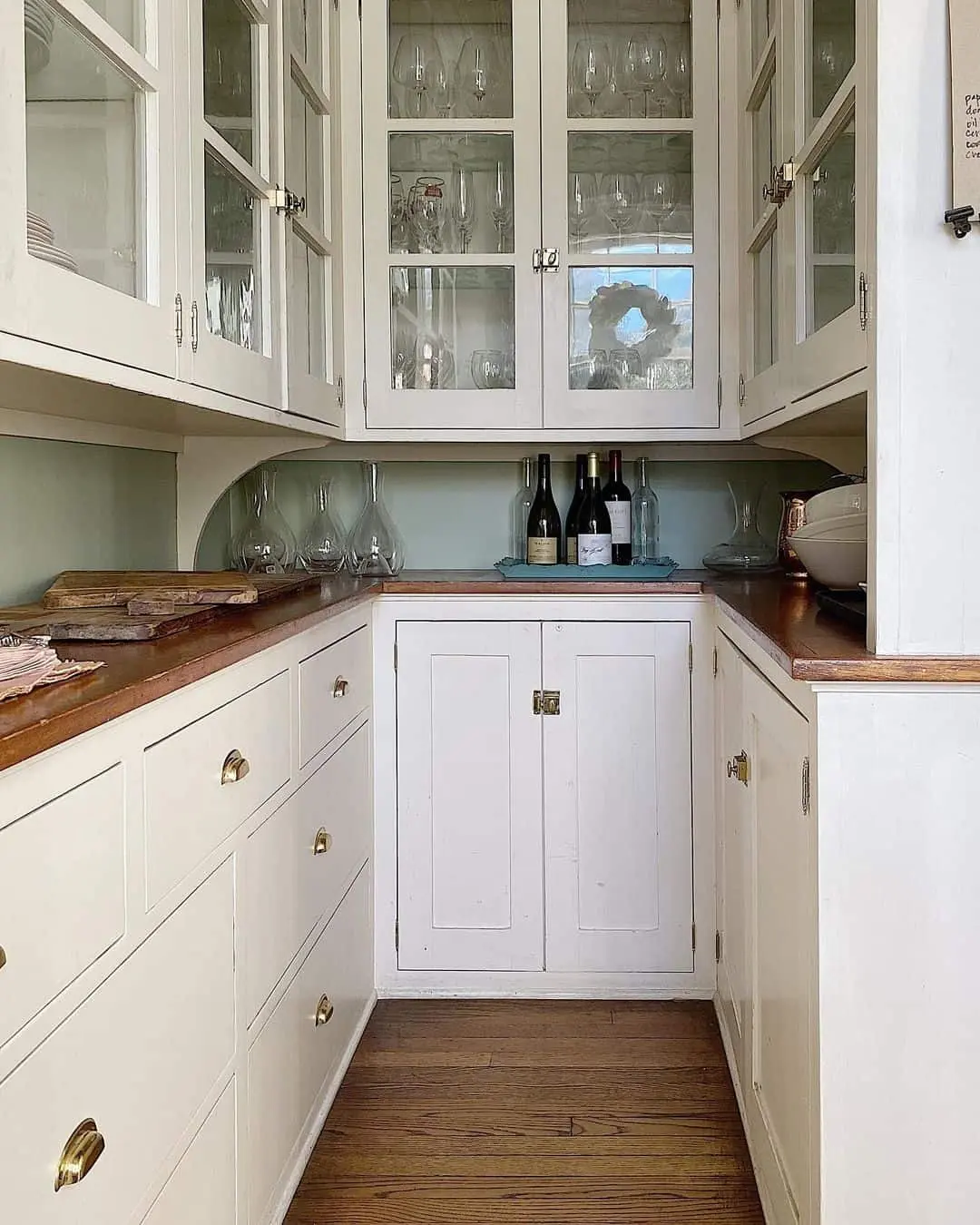 Glass-fronted Cabinets Showcase Stemware and Dishes