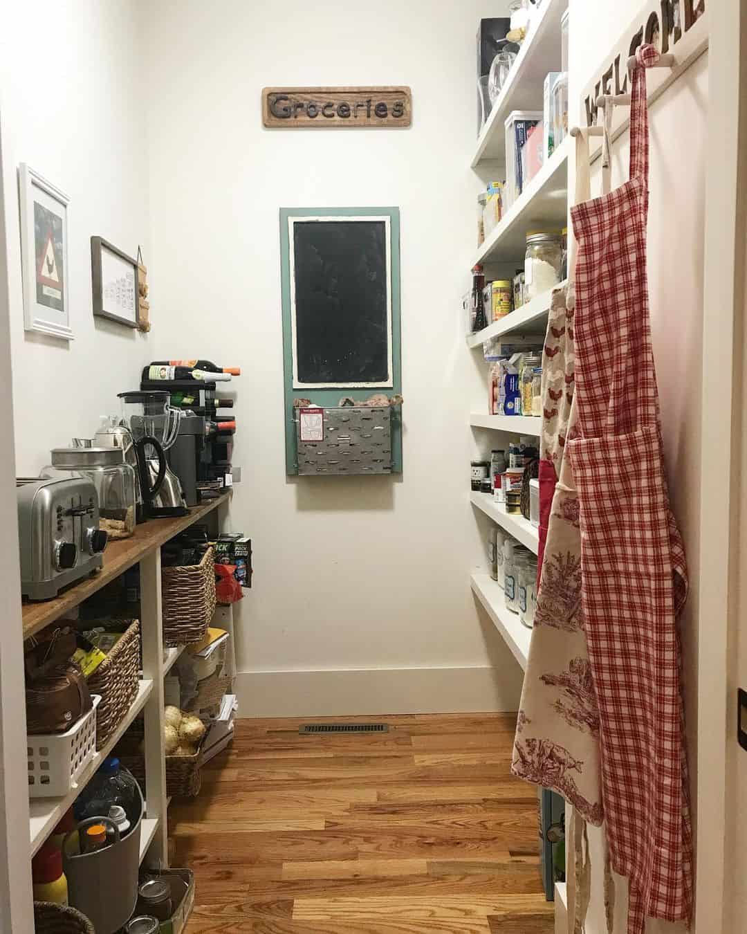 Keep Notes Organized with a Chalkboard and Metal Holder