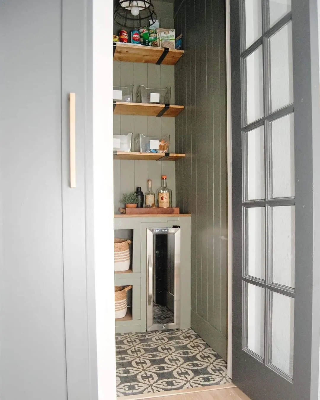 Clear Bins With Labels Keep Pantry Items Organized