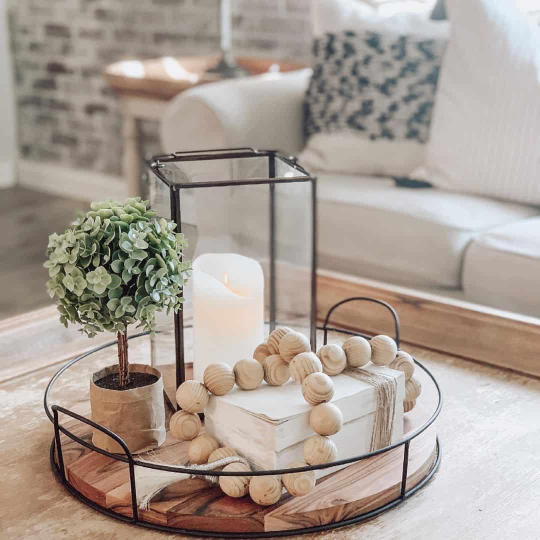 Round Tray with Geometric Wood Base