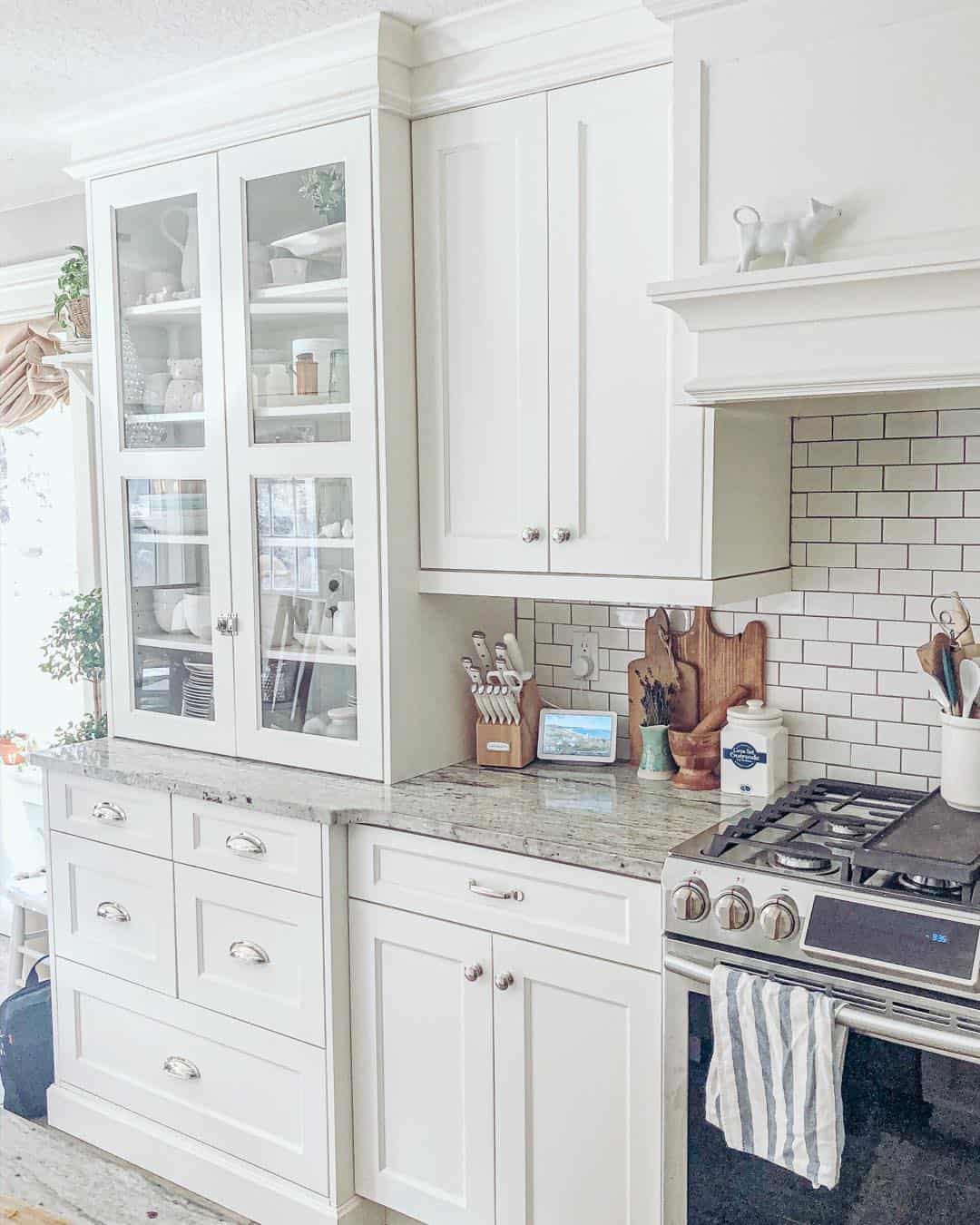 White Shiplap Range Hood With Pig Accent