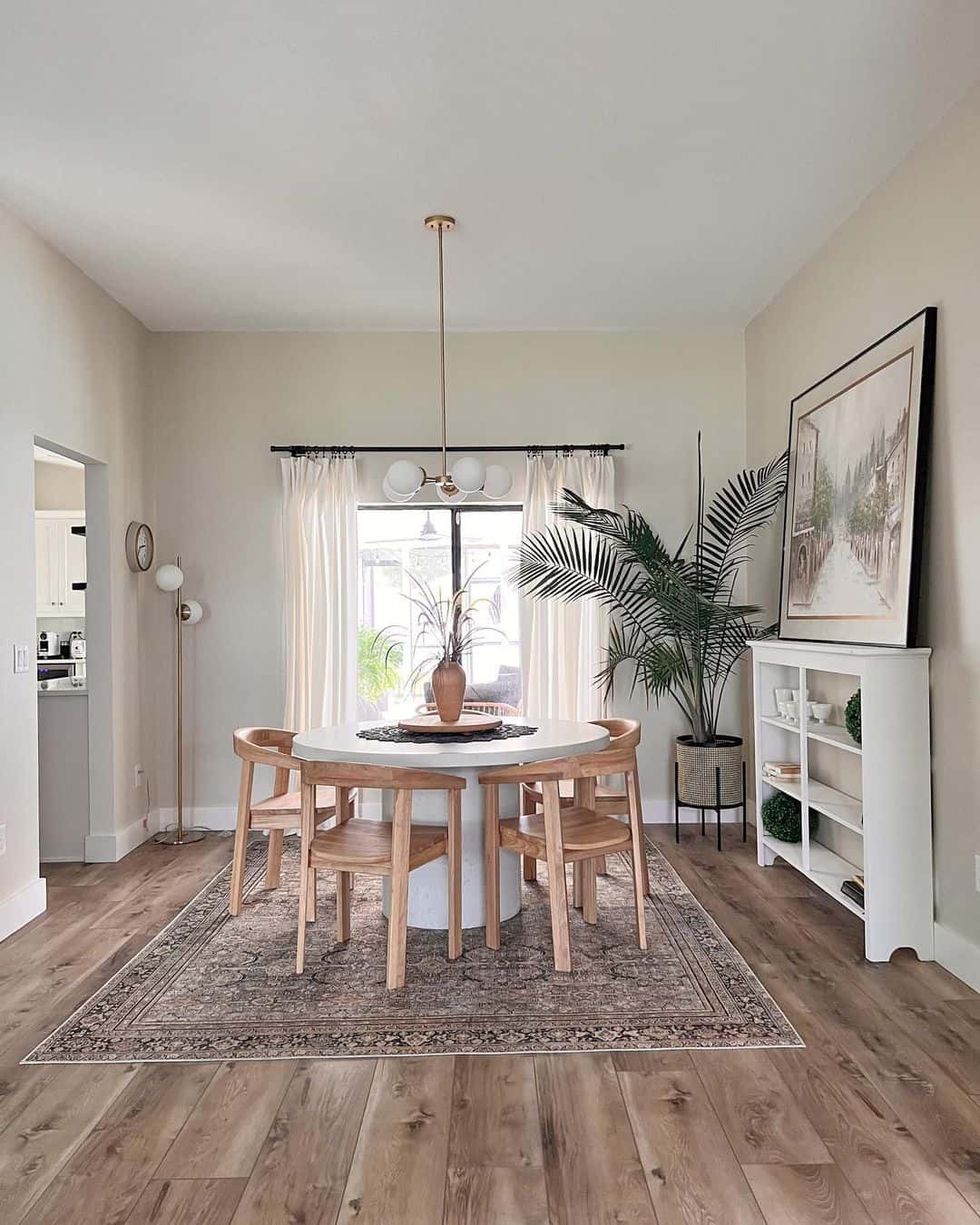 White Round Table With Wide, Fluted Pedestal Base