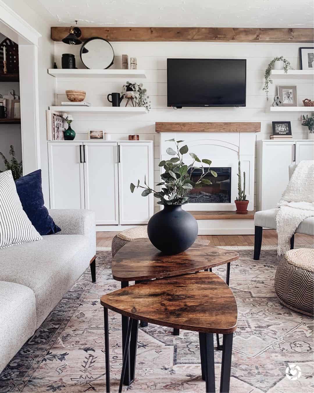 Triangular Nesting Tables for Flexible Surface Area