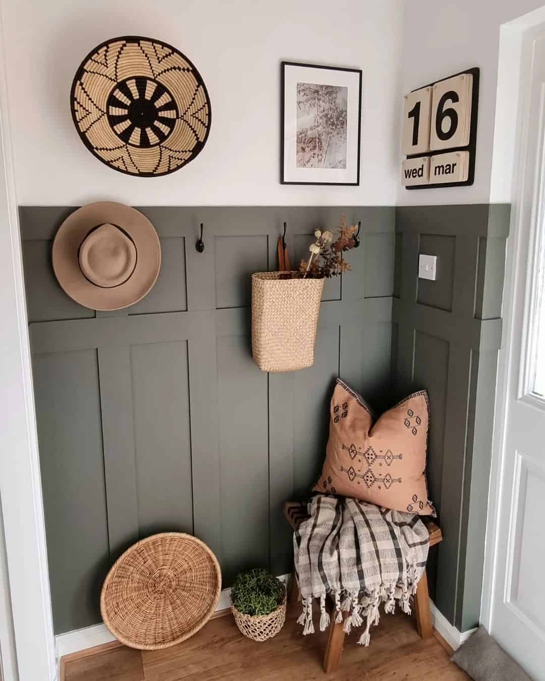Layer Woven Baskets for Entryway Texture