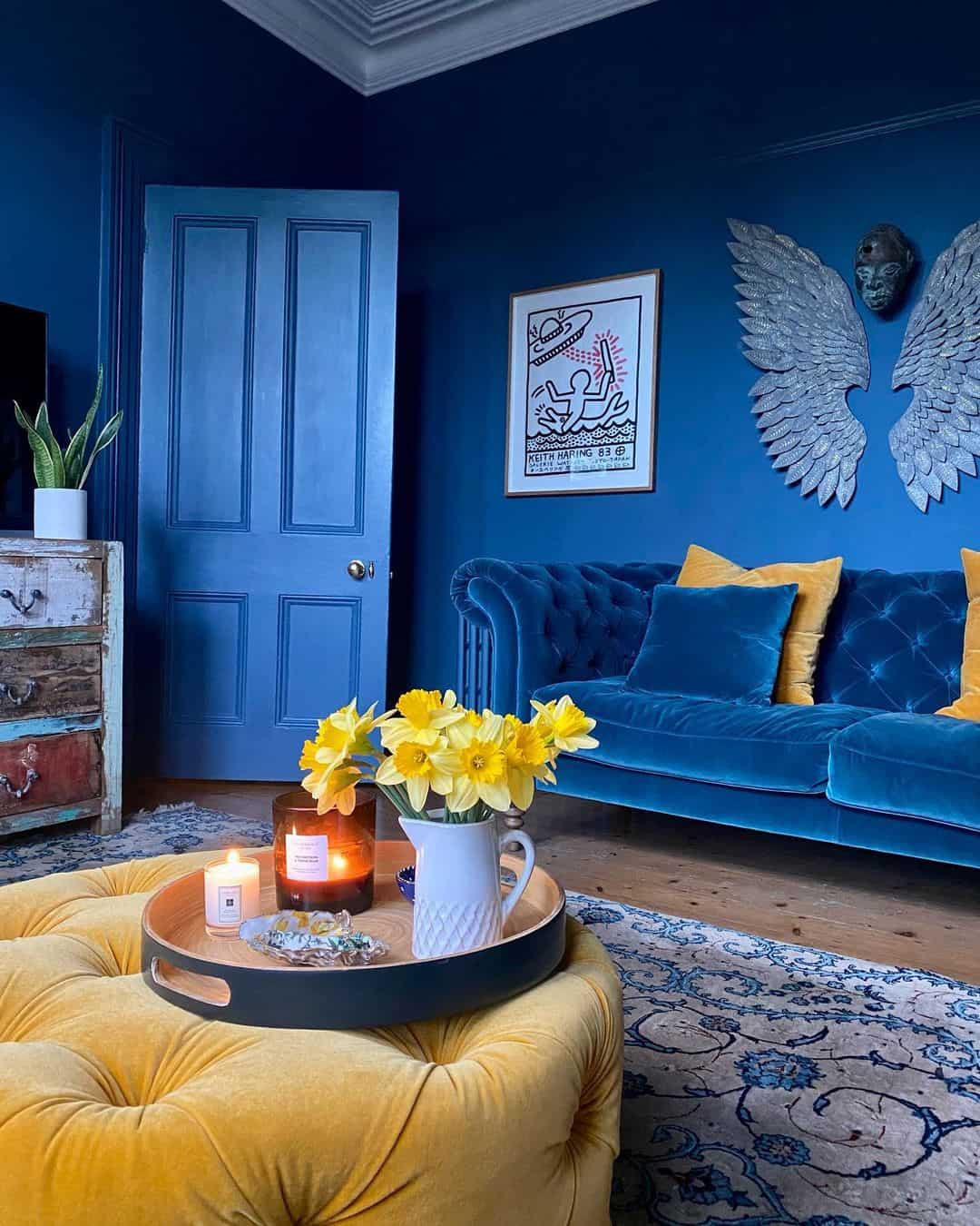 Round Tray Vignette for a Tufted Ottoman