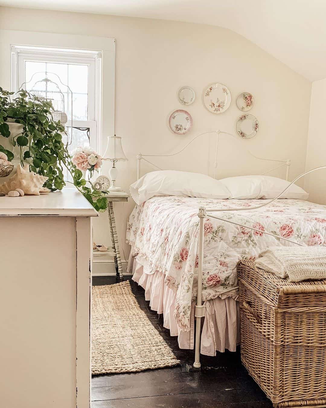 Adorn Your Bed with Romantic Floral Bedding