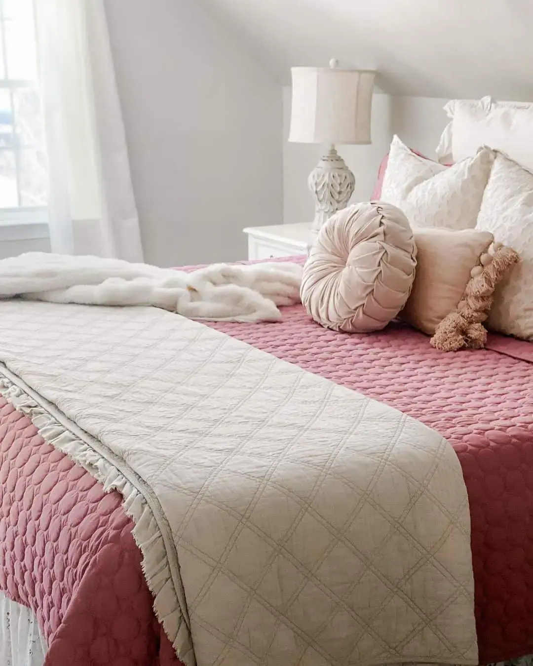 Round Tufted Pillow Adds A Soft, Sculptural Accent