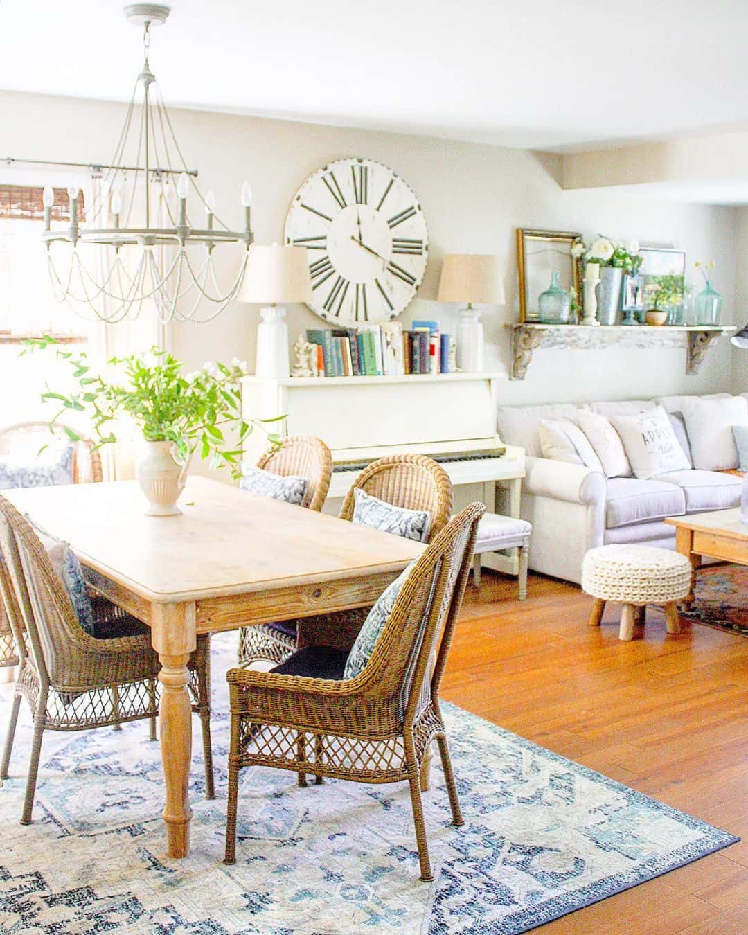 Intricate Medallion Rug for a Cozy Foundation