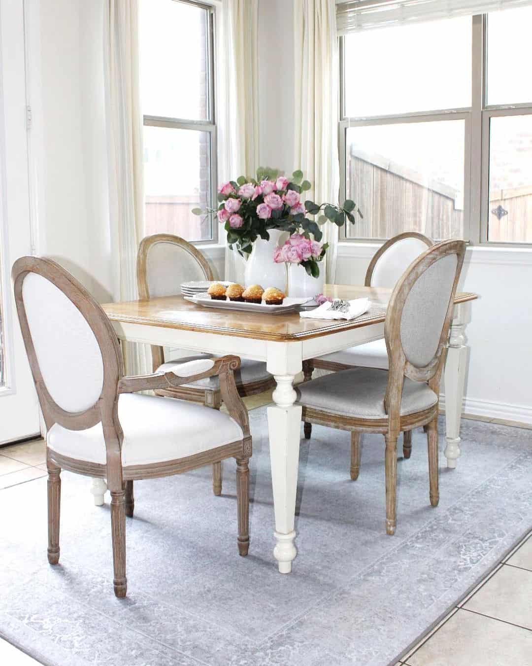 Light Gray Persian-Style Rug for Farmhouse Charm