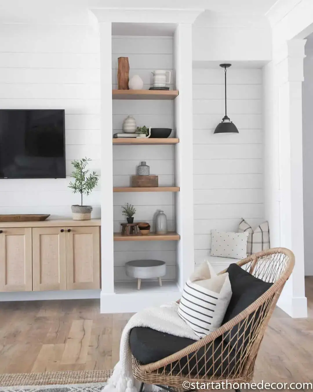 Recessed Shelving Creates a Cozy Nook for Reading