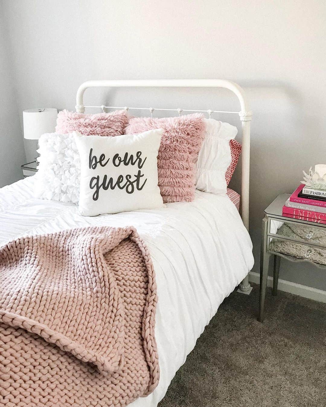 Chunky Knit Throw Adds a Cozy Layer of Warmth