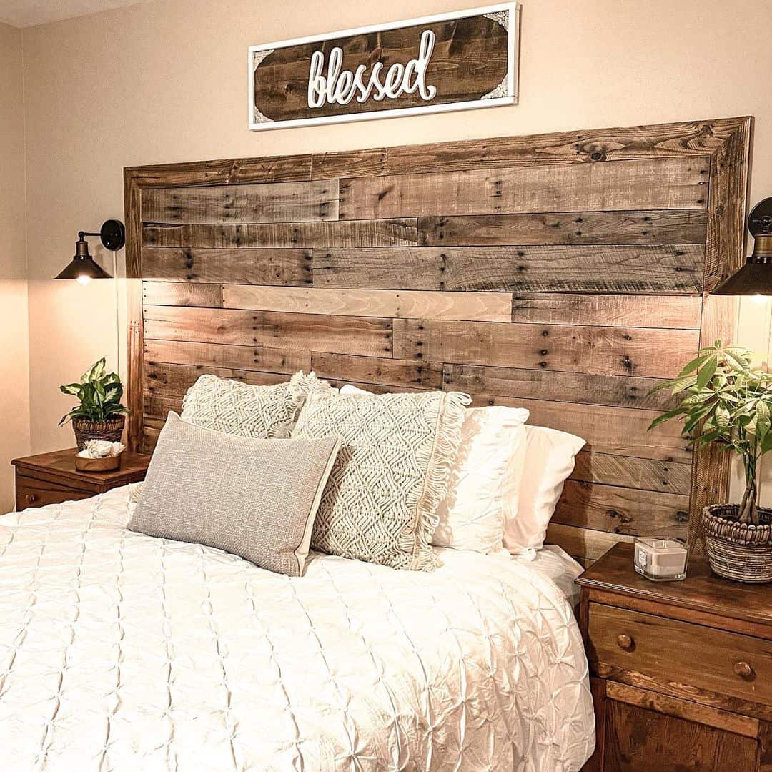 Pallet Wood Headboard With Contrasting Plank Widths