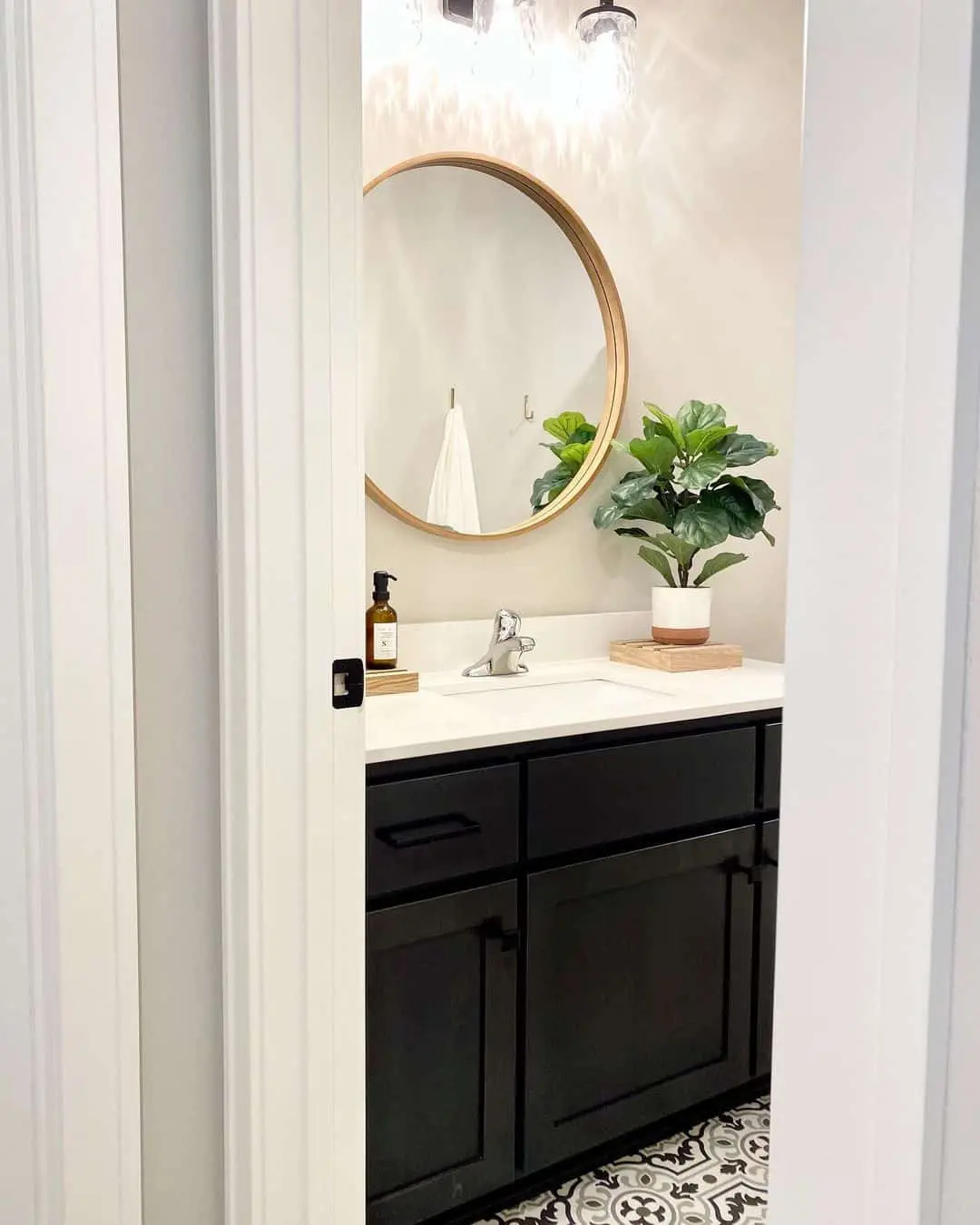 Keep it Simple with a Round Gold Mirror