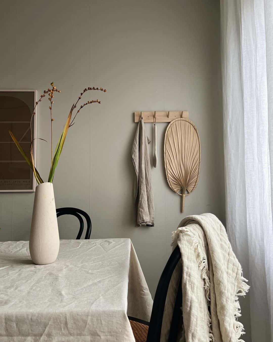 Natural Fan as a Textured Wall Accent