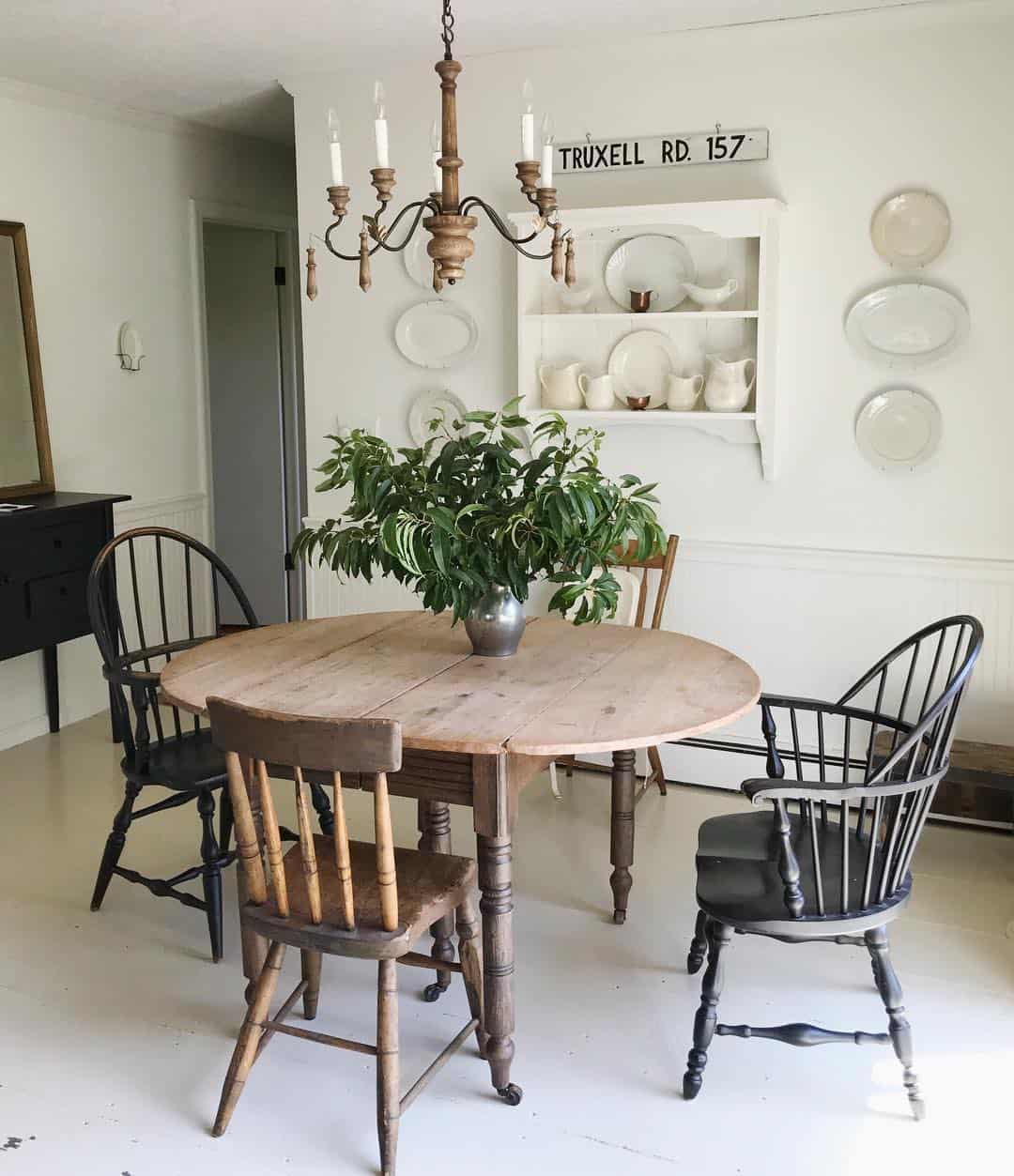 White Plates and Platters Create a Simple Gallery Wall