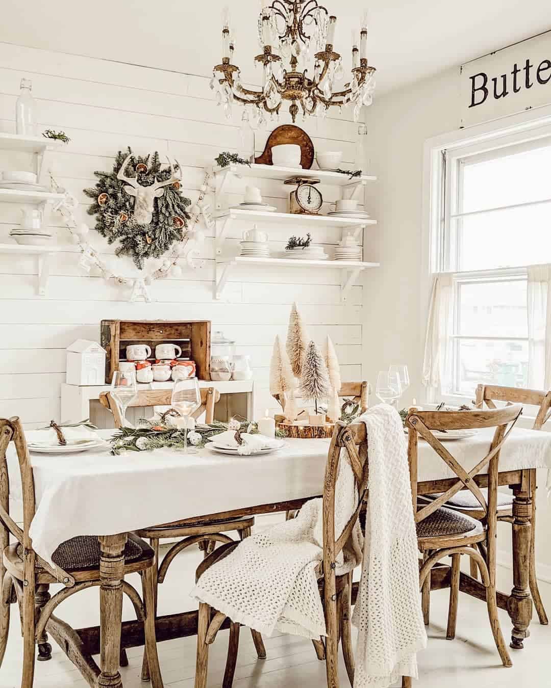 Deer Head Wreath Adds a Festive Focal Point
