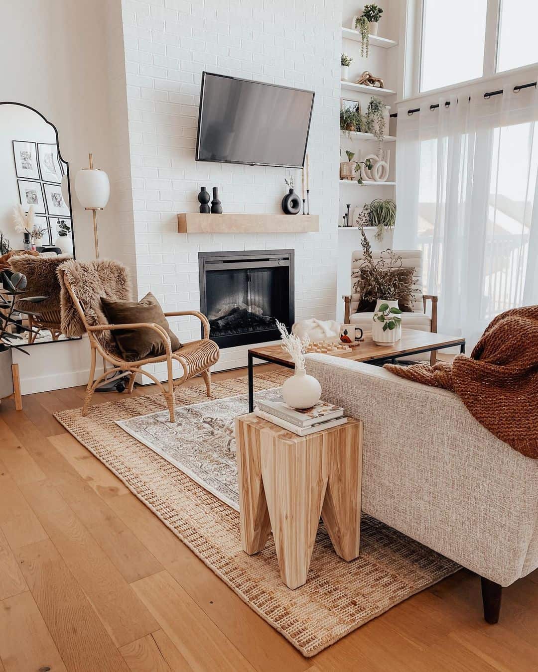 Wooden block side table adds organic texture