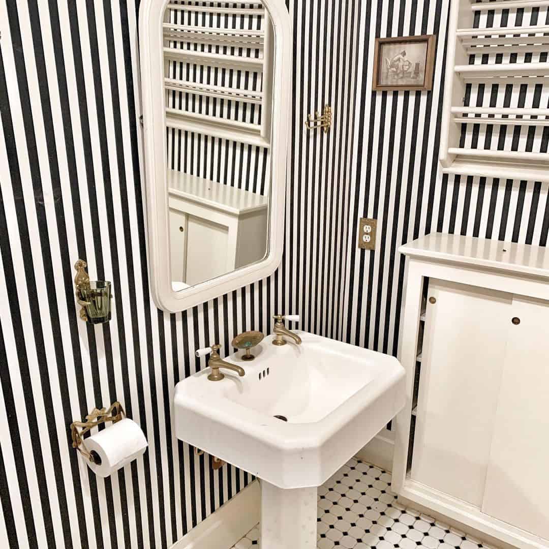 Striped Wallpaper Creates a Bold Backdrop