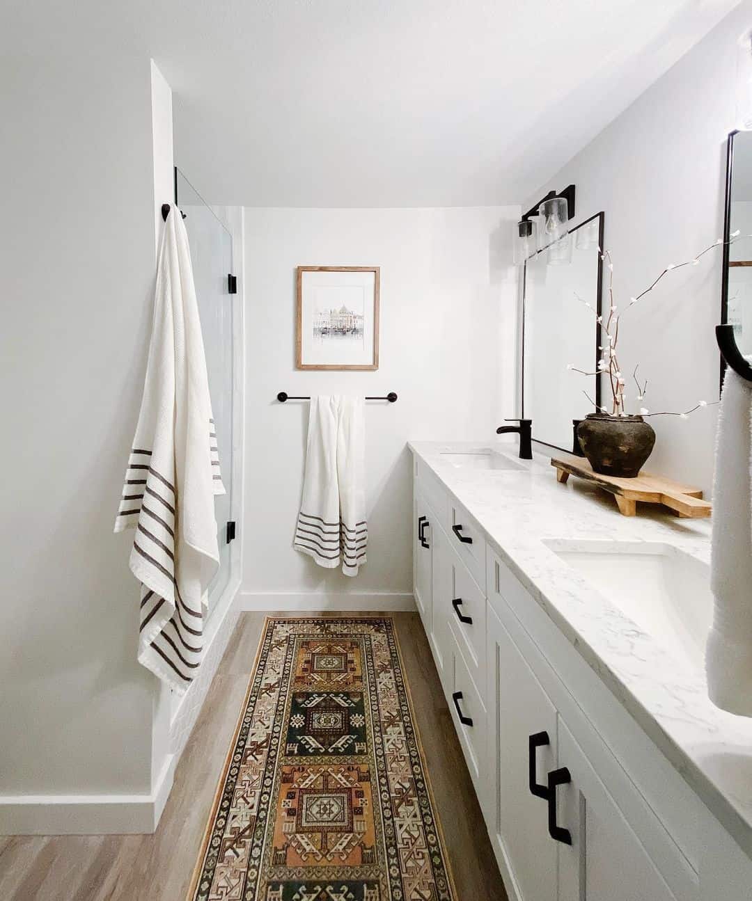 Vintage Runner Adds Geometric Pattern to White Vanity