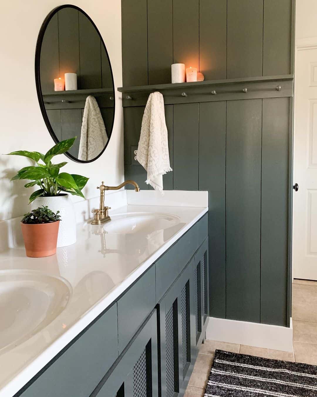 Paneled Wall With Integrated Shelf and Hooks for Towels