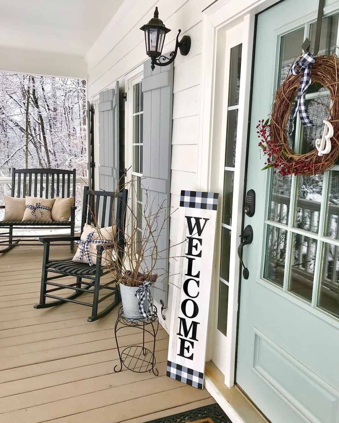 Vertical Welcome Sign with Buffalo Check Accents
