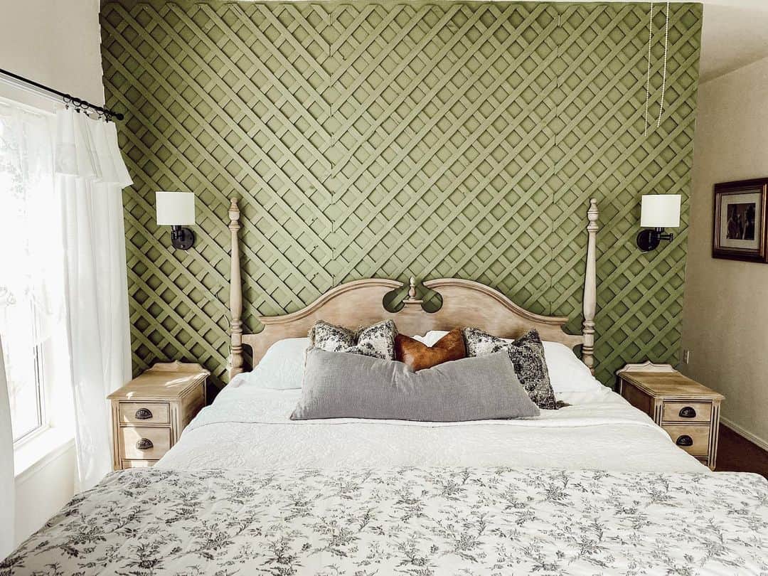 Introduce Dimension with a Green Lattice Wall