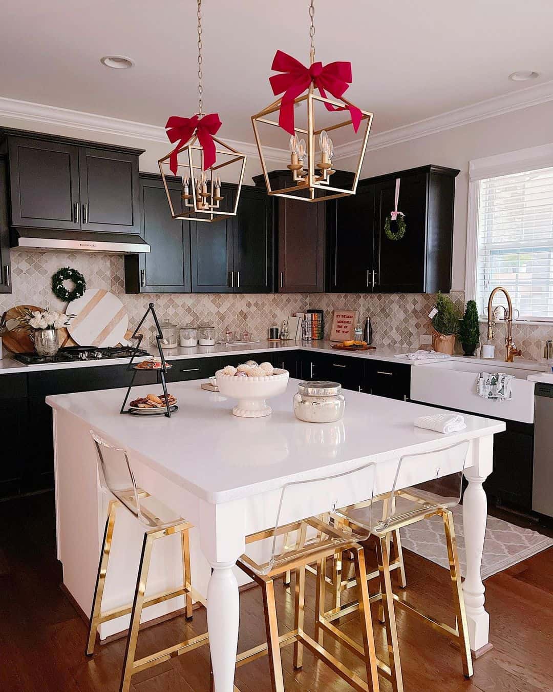 Gold Lantern Pendants Dressed Up With Festive Red Bows