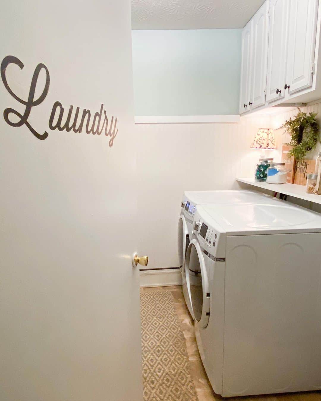 Scripted 'Laundry' Decal Adds Personalized Charm