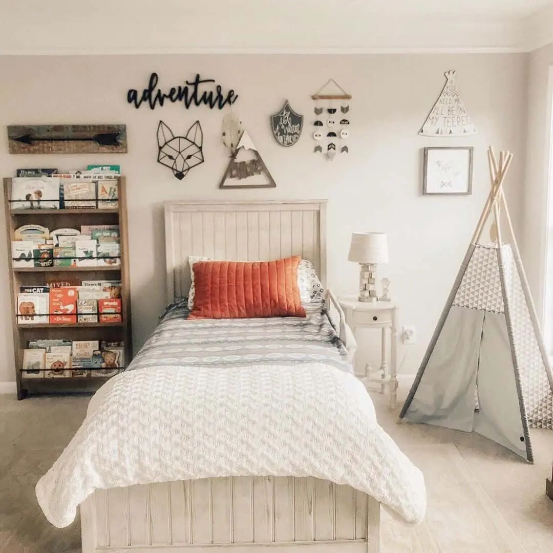 Geometric Fox Head Art Adds Woodland Whimsy