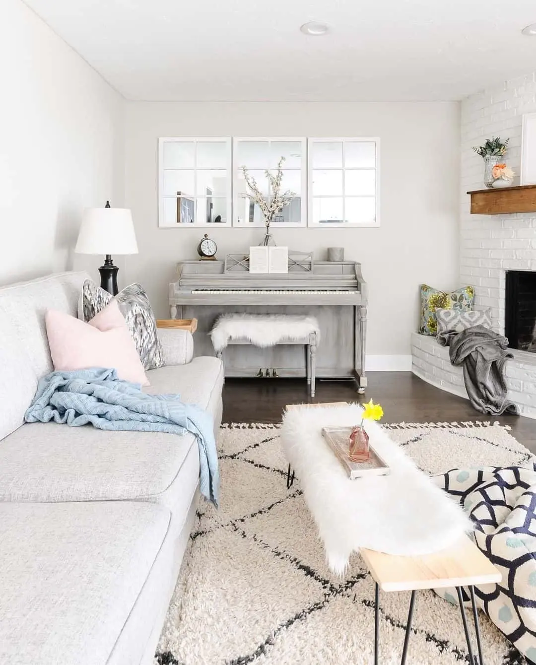 Tiered Mirrors Make a Small Room Feel Wider