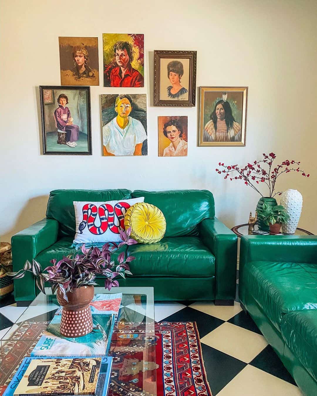 Cluster Portraits to Create a Dynamic Focal Point