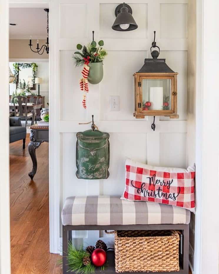 Vintage Mailbox Adds Rustic Charm to Entryway Decor