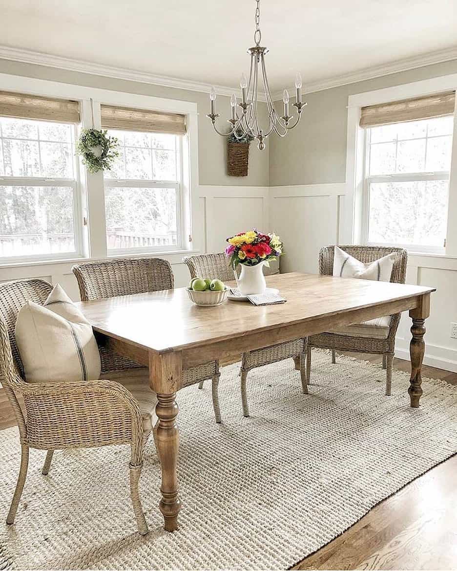 Jute Rug With Turned Legs Grounds Dining Set