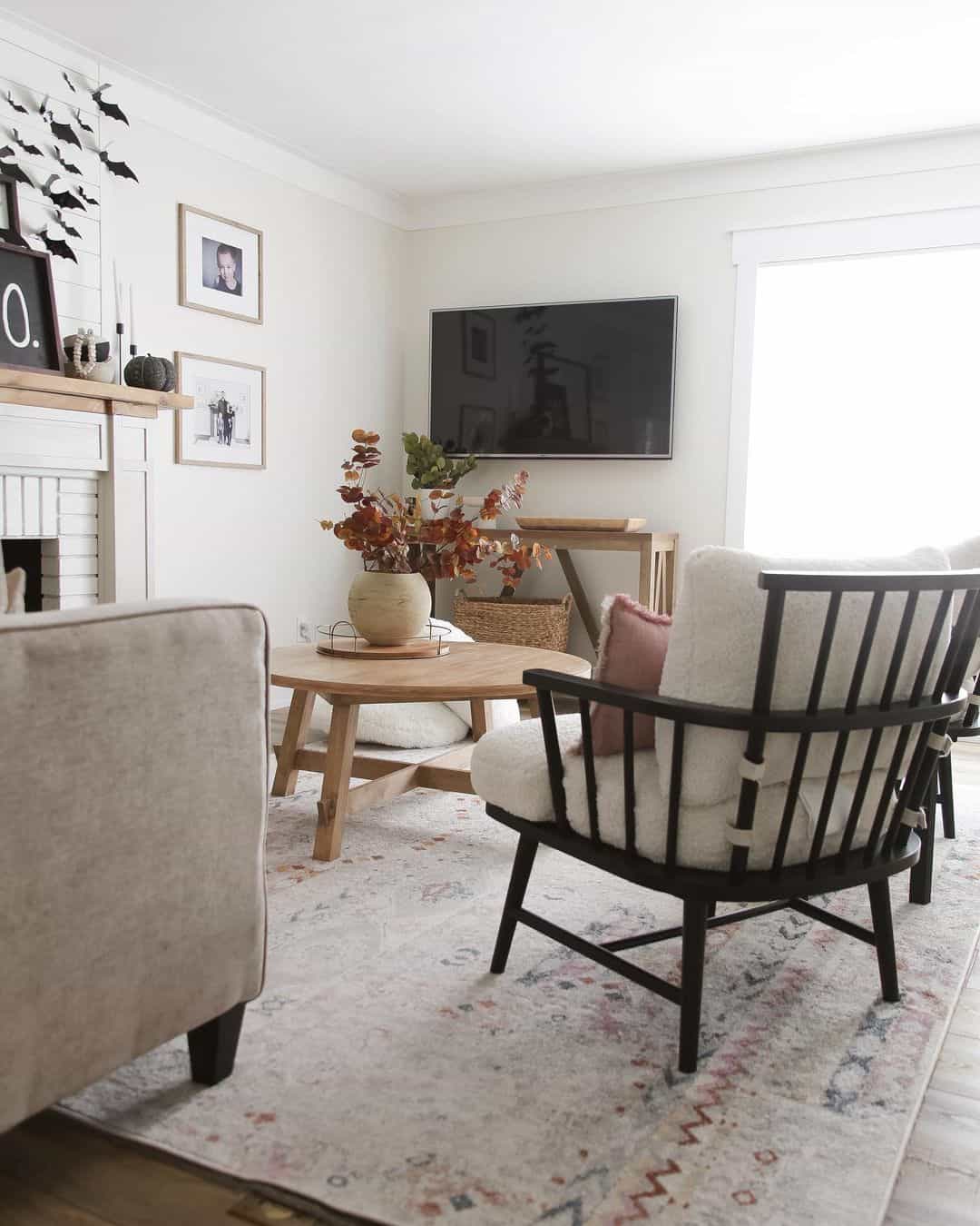 Seasonal Charm With Dried Fall Foliage