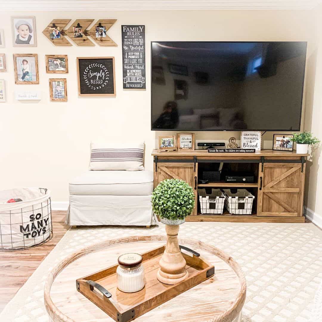 Showcase Memories with an Arrow-Shaped Photo Display