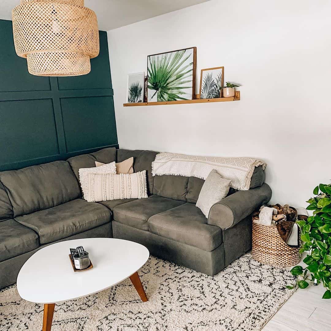 Deep Green Walls for Moody Texture