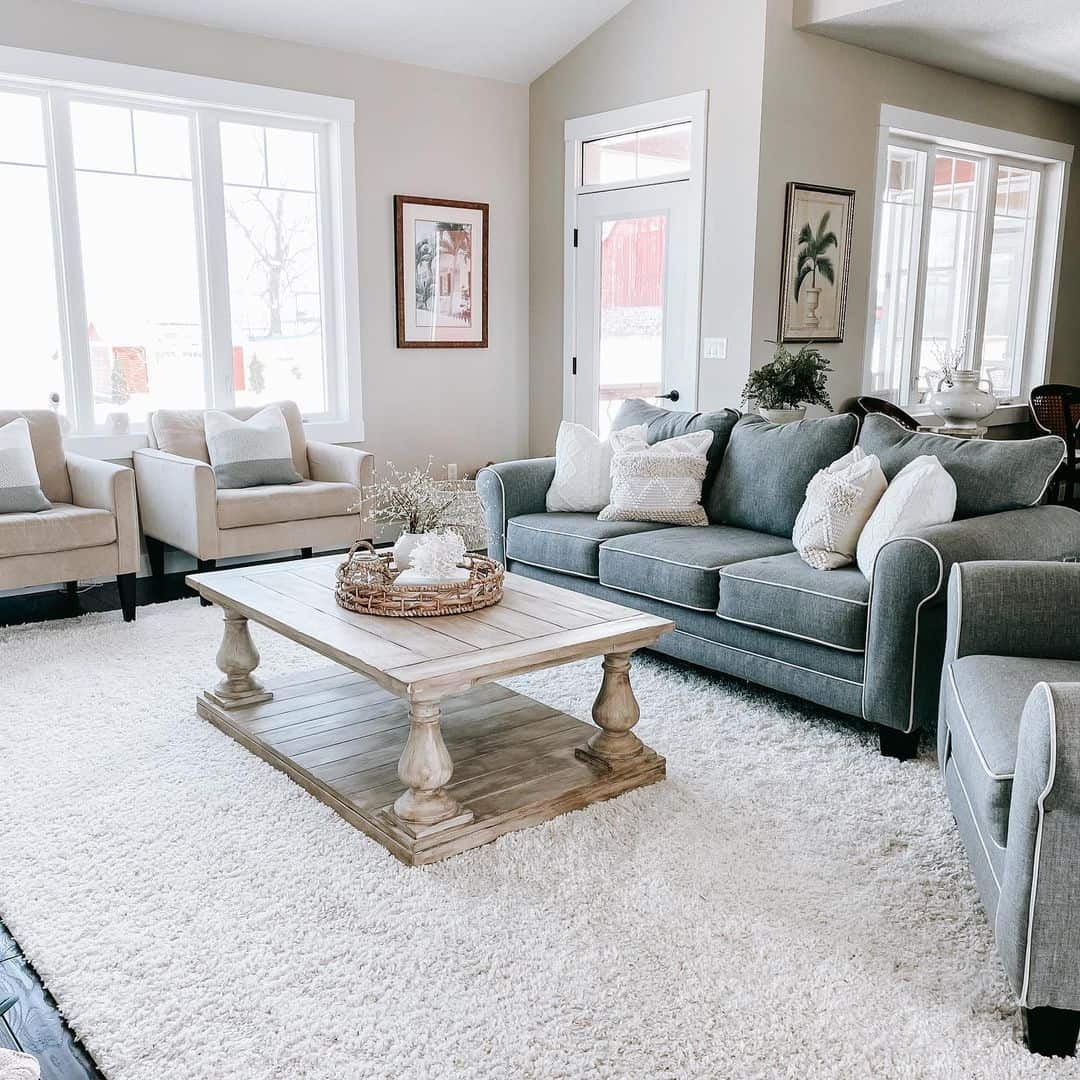 Plush White Shag Rug Creates a Cozy Foundation