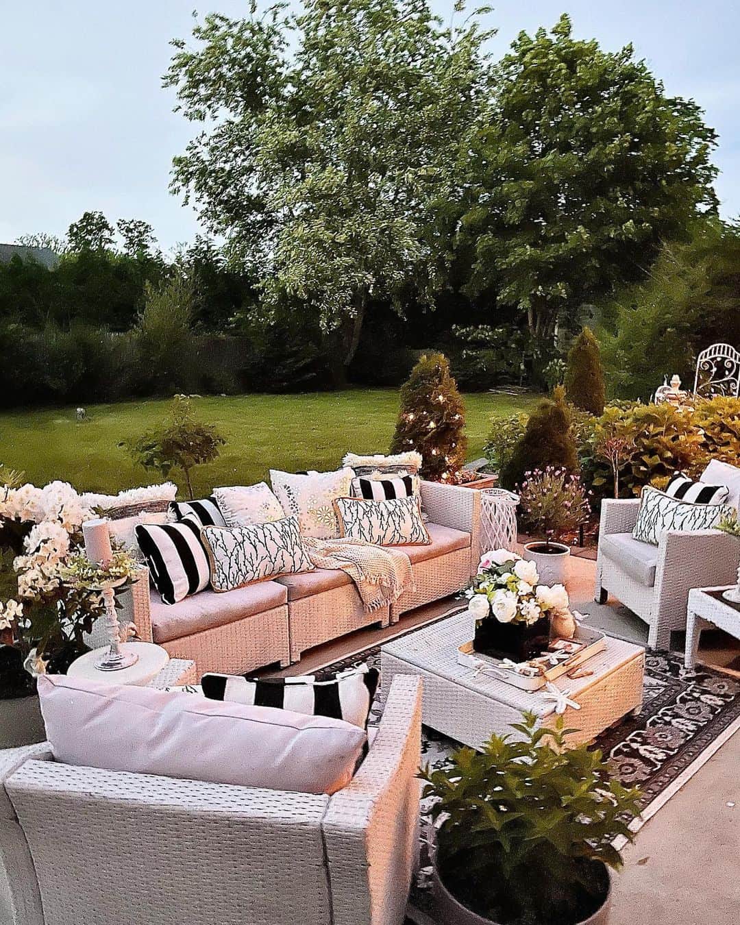 Mix and Match Pillow Patterns for Patio Personality