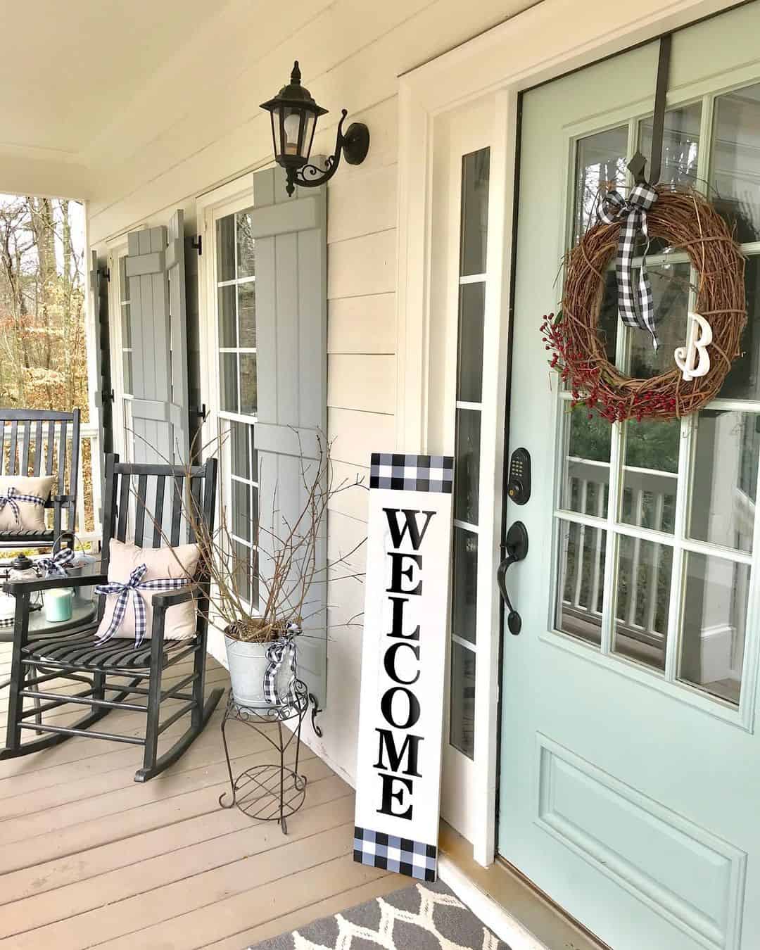 Vertical Welcome Sign With Buffalo Check Accents