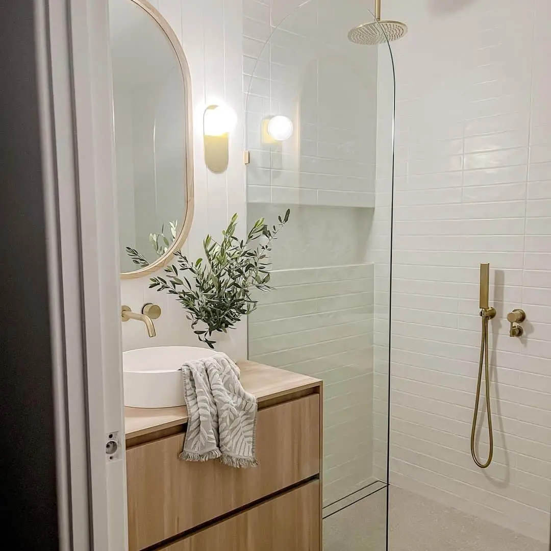 Soften Lines with an Arched Mirror
