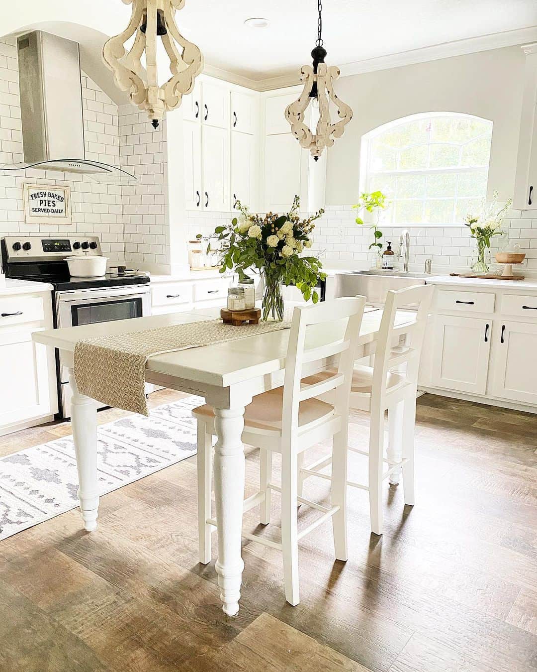 Neutral Runner with Candle Accents