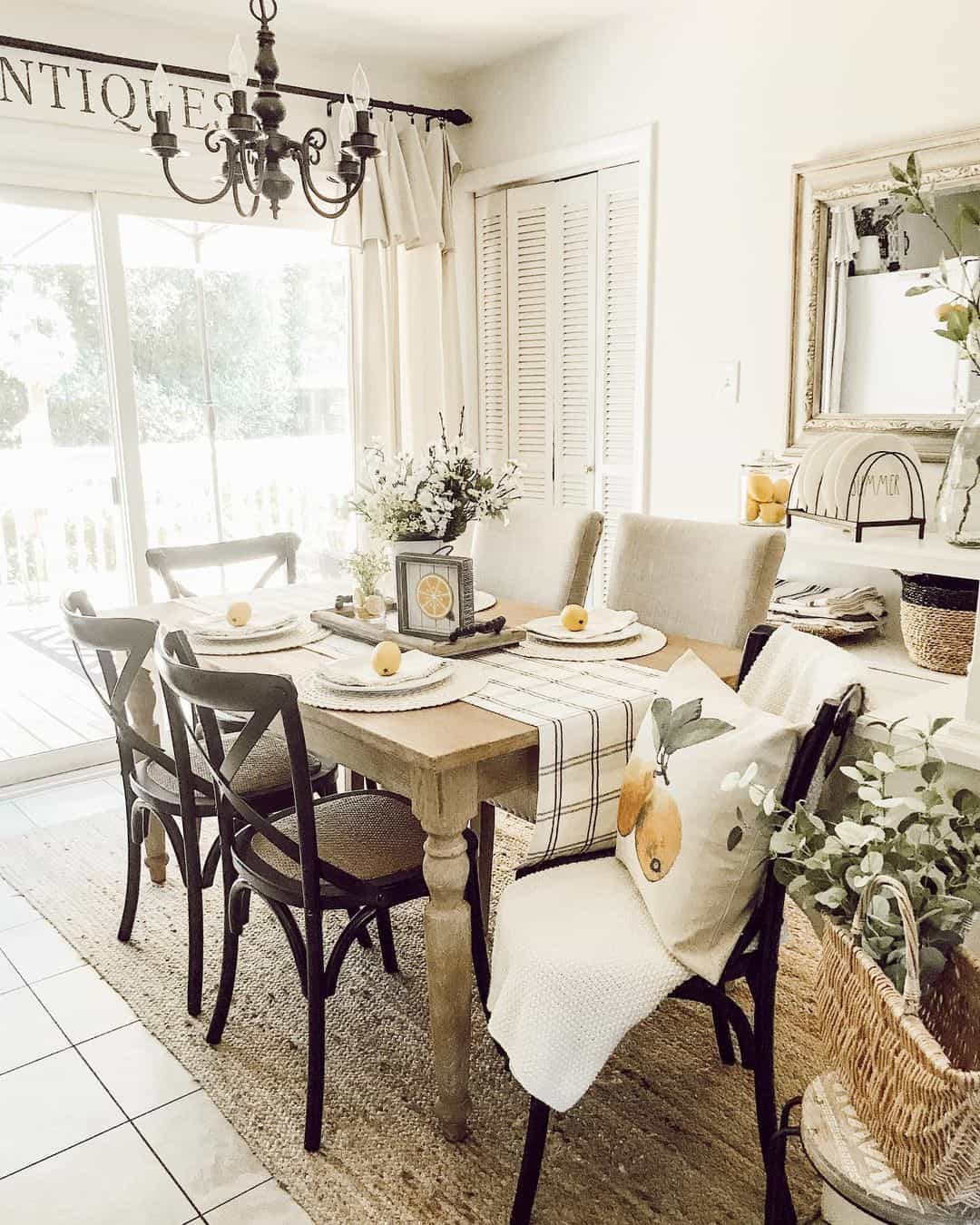 Lemon-Themed Accent Pillow Adds a Pop of Color